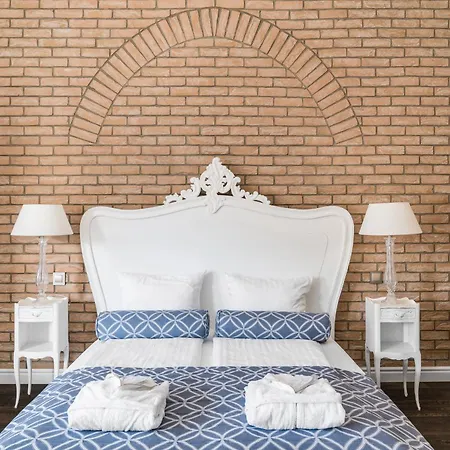Lion Apartment